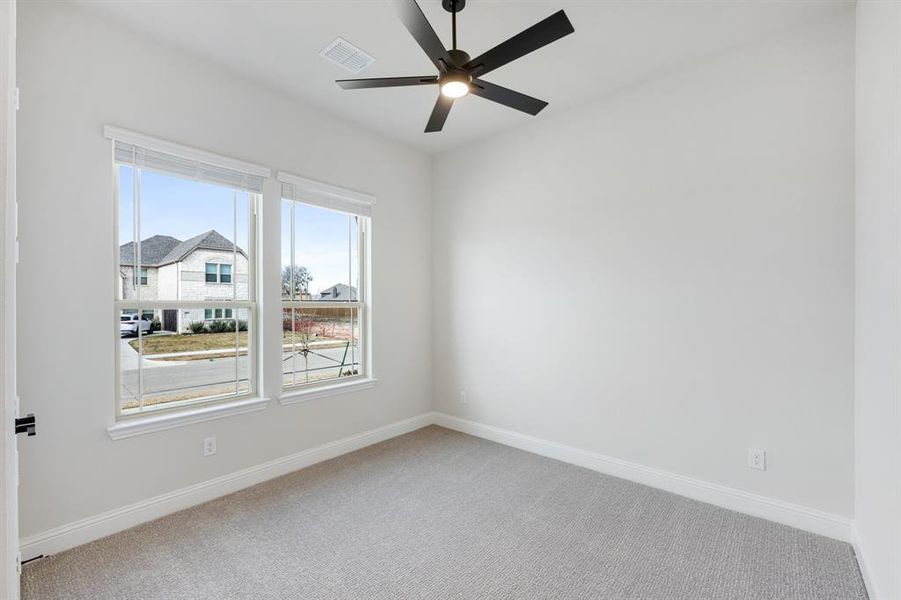 Spacious, unfurnished interior of a new home in Sunrise at Garden Valley, Waxahachie (Image 21).