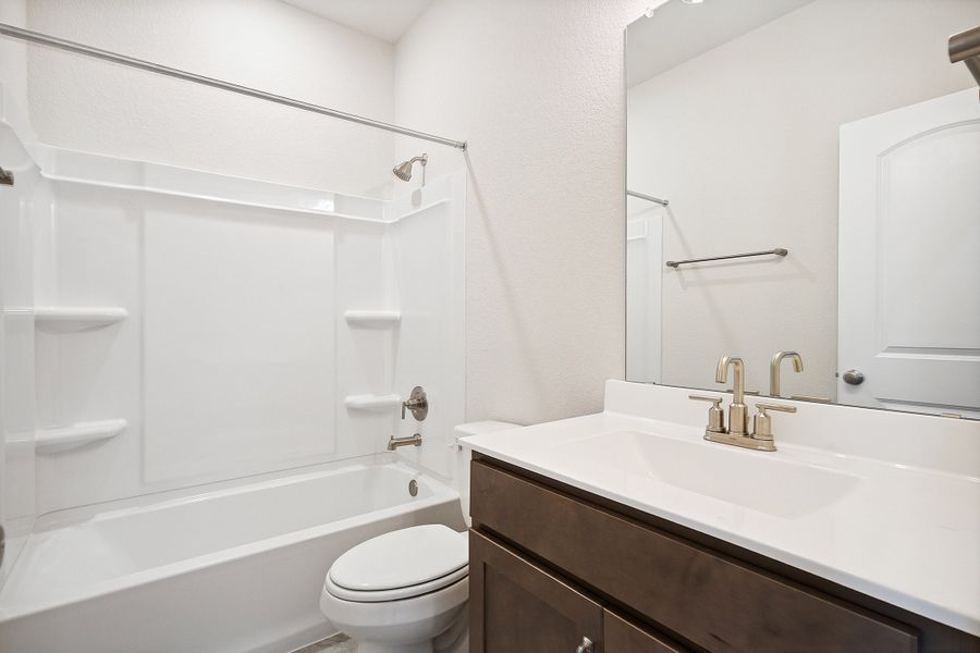 Representative furnished interior of a home built from the Blake by Ashton Woods in Rolling Glen, Hutto (Image 45).