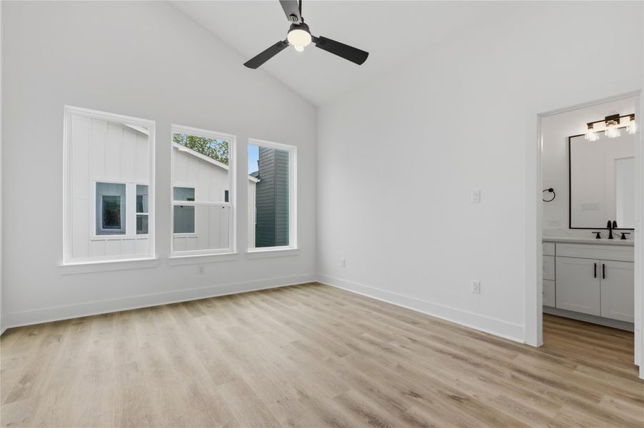 Spacious, unfurnished interior of a new home in , Houston (Image 25).