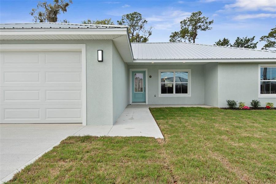 Exterior details and patio area of a home in , Bunnell (Image 30).