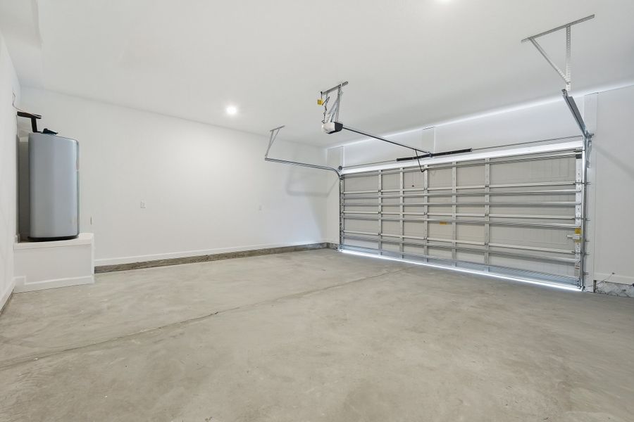 Spacious, unfurnished interior of a new home in Southern Charm, Crestview (Image 31).