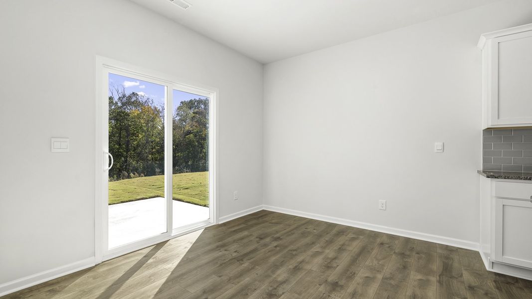 Spacious, unfurnished interior of a new home in Owens Ridge, Lexington (Image 11).