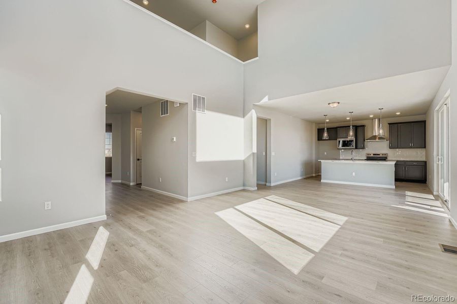 Spacious, unfurnished interior of a new home in Wolf Creek Run, Strasburg (Image 14).