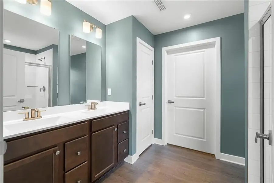 Furnished interior view inside a new home in , Dallas (Image 13).