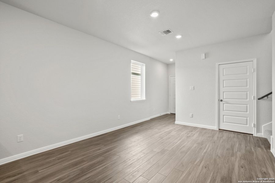 Spacious, unfurnished interior of a new home in Melissa Ranch, San Antonio (Image 23). Spacious, unfurnished interior of a new home in Melissa Ranch, San Antonio (Image 23).