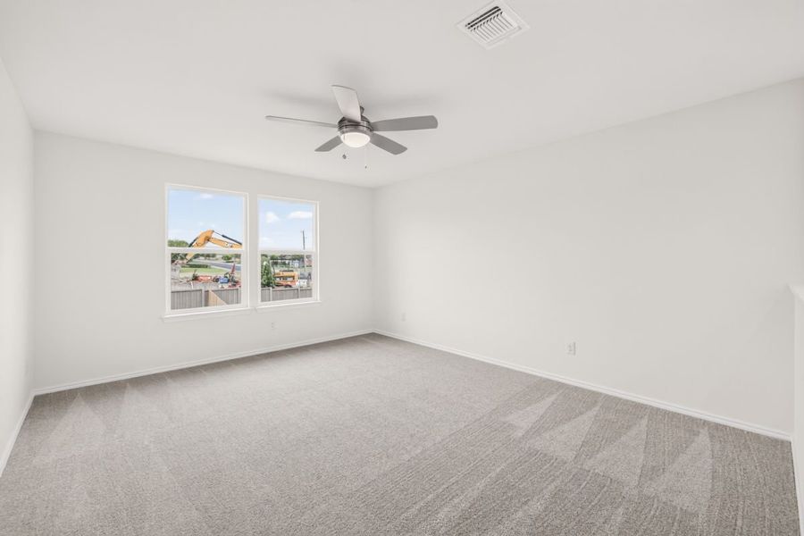 Spacious, unfurnished interior of a new home in Overlook Ranch, Georgetown (Image 22).