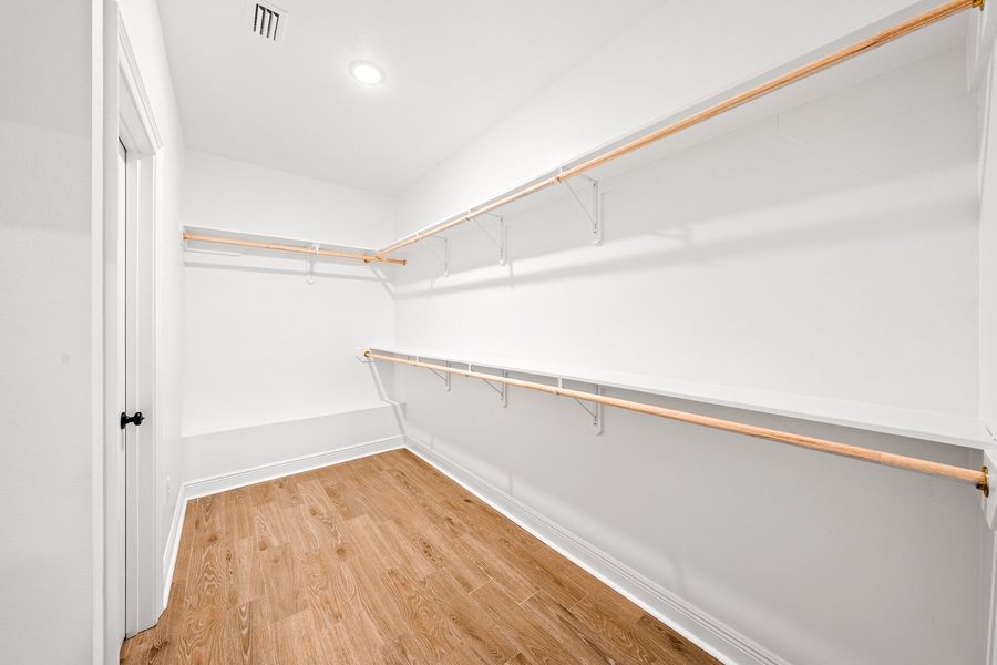 Spacious, unfurnished interior of a new home in Eagle Pointe, Pensacola (Image 21). Spacious, unfurnished interior of a new home in Eagle Pointe, Pensacola (Image 21).