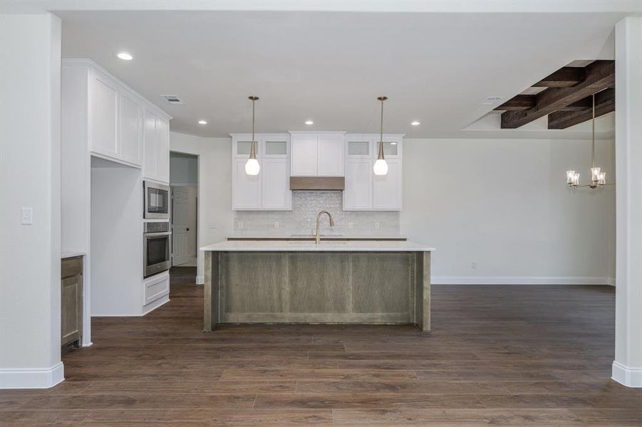 Furnished interior view inside a new home in , Terrell (Image 6).