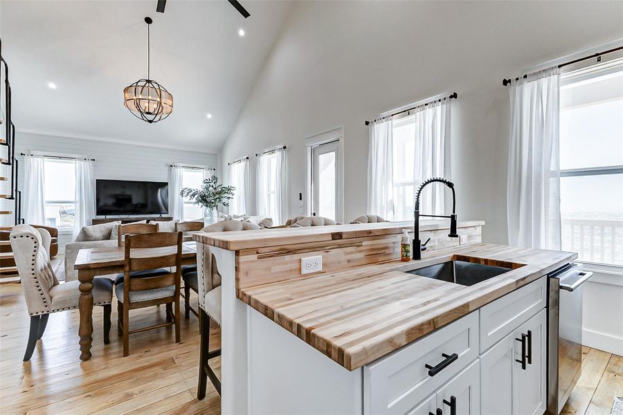 Furnished interior view inside a new home in , Bolivar (Image 29).