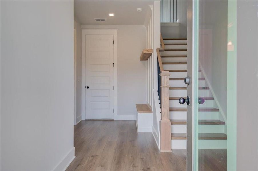 Spacious, unfurnished interior of a new home in Barrett Pointe, Kennesaw (Image 10).