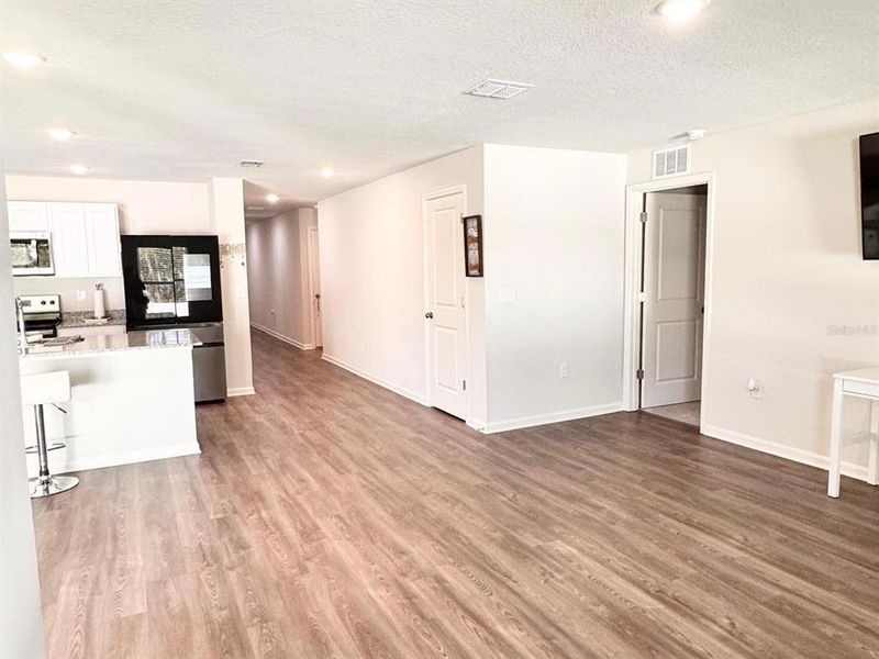 Spacious, unfurnished interior of a new home in Marion Oaks, Ocala (Image 19).