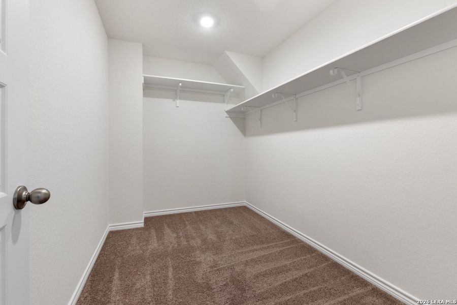 Spacious, unfurnished interior of a new home in , San Antonio (Image 27).