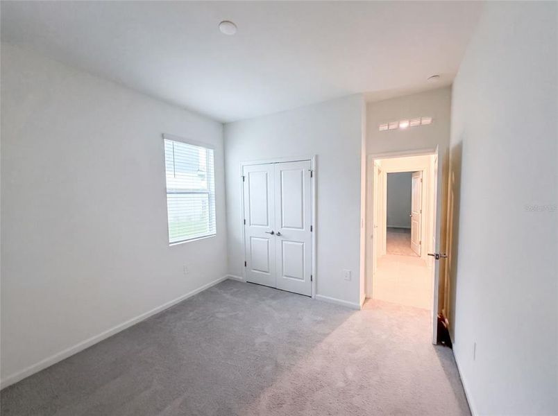 Spacious, unfurnished interior of a new home in Meadow Pointe, Groveland (Image 15).