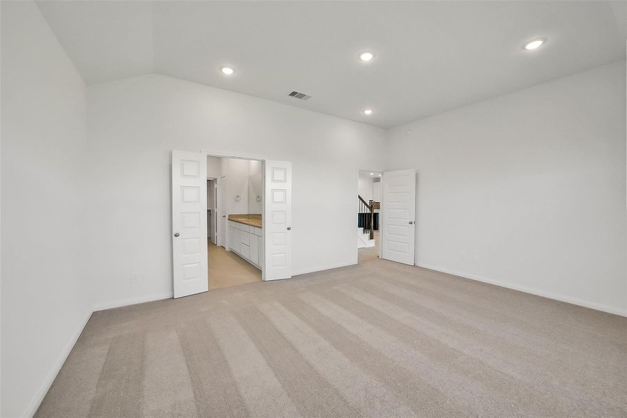 Spacious, unfurnished interior of a new home in Stone Creek Ranch, Hockley (Image 32).