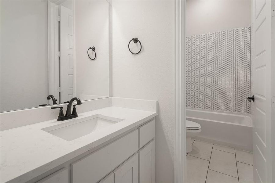 Furnished interior view inside a new home in , Van Alstyne (Image 17).