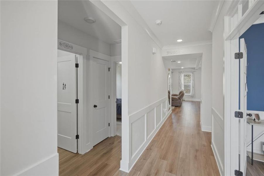 Spacious, unfurnished interior of a new home in Cambridge, Flowery Branch (Image 22).
