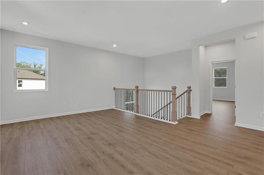 Spacious, unfurnished interior of a new home in Cambridge at Steels Bridge, Canton (Image 18).