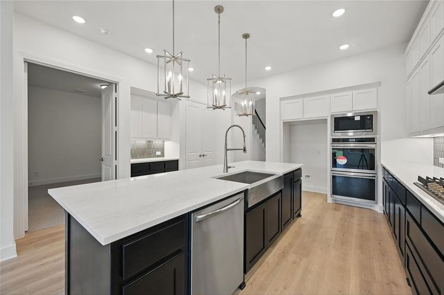 2021RollingOaksCAMBR003