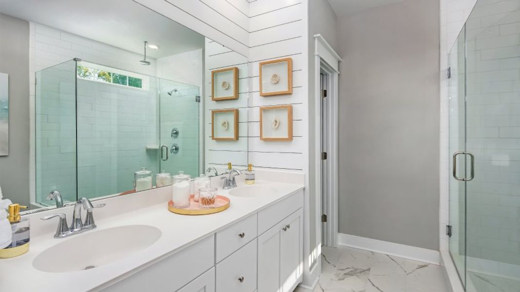 Pinckney owner's suite bathroom