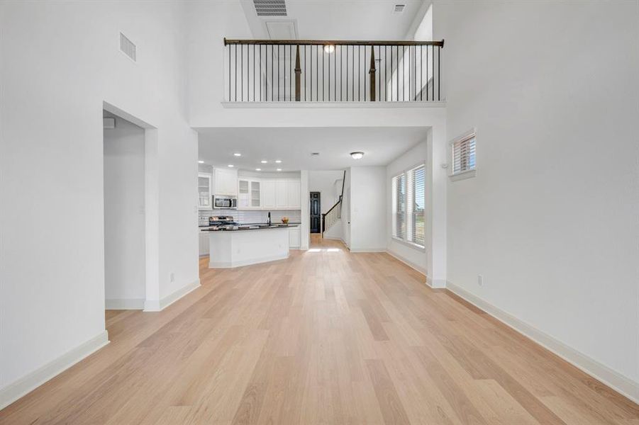 Spacious, unfurnished interior of a new home in Creekshaw – Gardens, Royse City (Image 33).