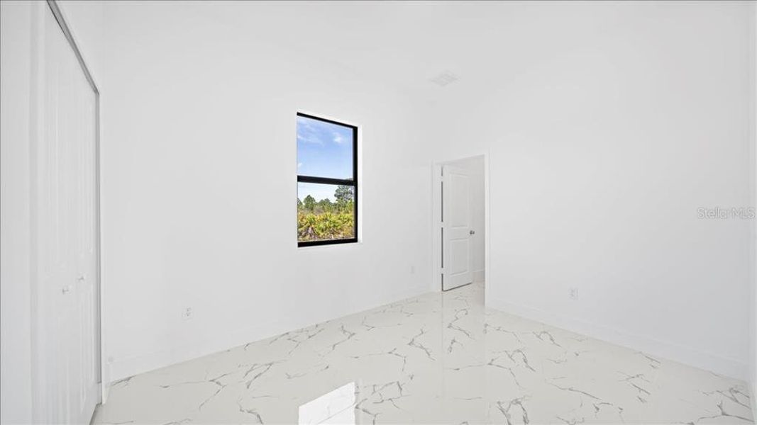Spacious, unfurnished interior of a new home in , Lehigh Acres (Image 16).