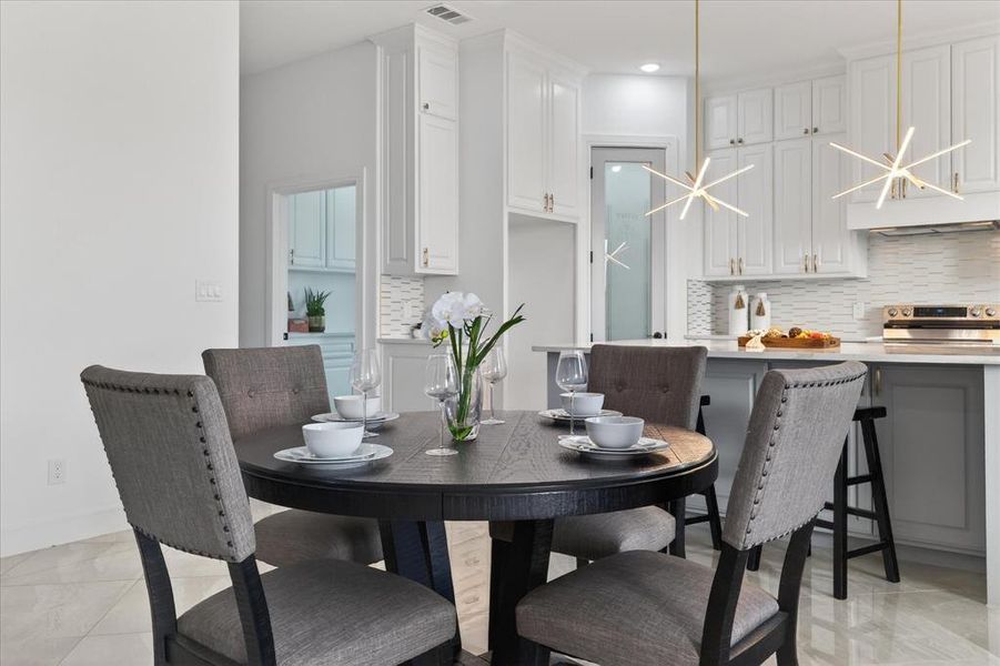 Furnished interior view inside a new home in , Celeste (Image 13).