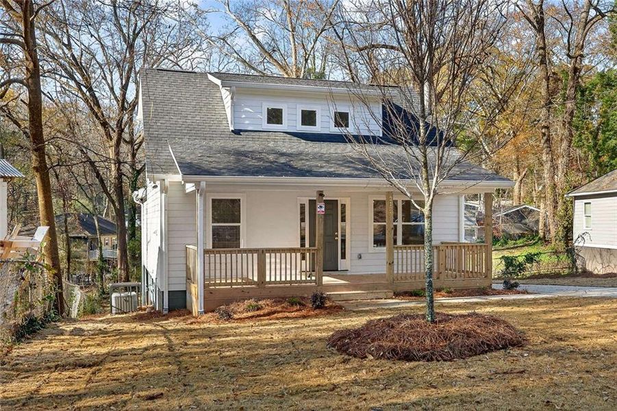 Exterior details and patio area of a home in , Atlanta (Image 20).