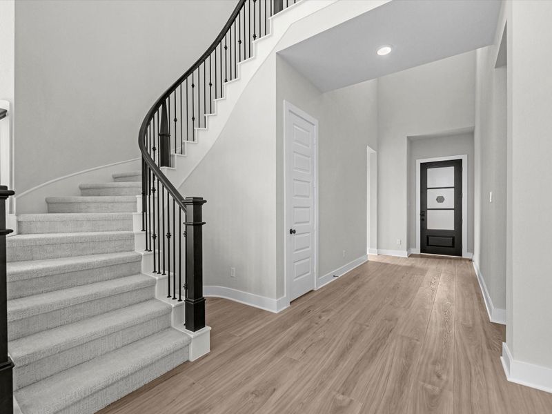 Spacious, unfurnished interior of a new home in Pecan Ridge, Fulshear (Image 16).