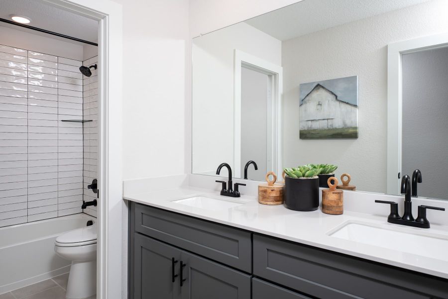 Image 35 representing the Laurel by Tri Pointe Homes in The Retreat at Harvest, Argyle, TX.