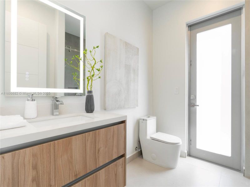 Furnished interior view inside a new home in , Fort Lauderdale (Image 9). Furnished interior view inside a new home in , Fort Lauderdale (Image 9).