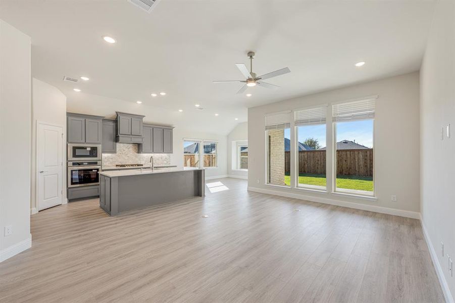 Spacious, unfurnished interior of a new home in ArrowBrooke Classic 50, Aubrey (Image 31).