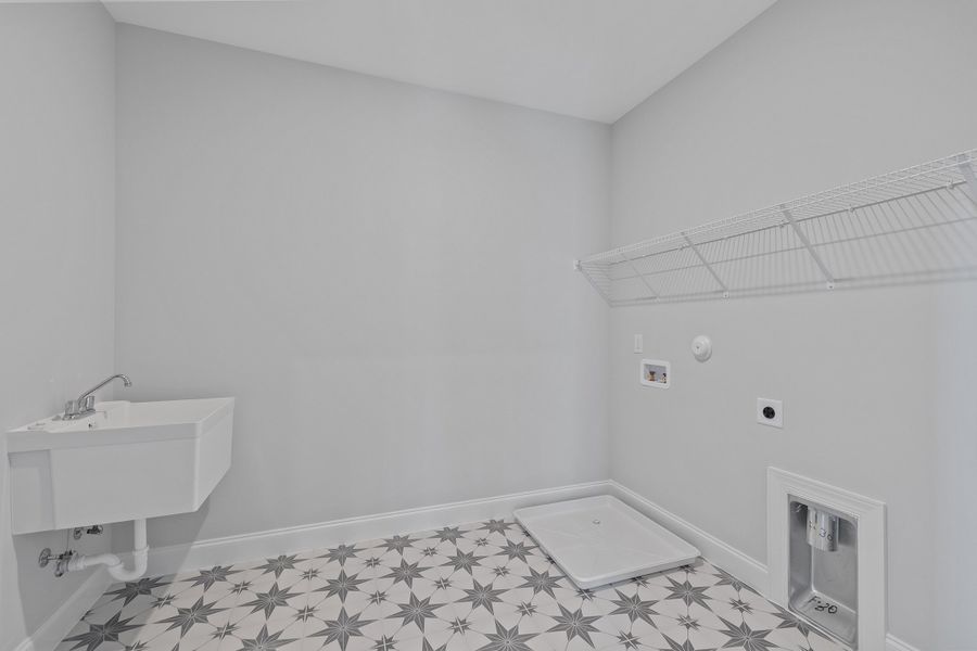 Representative unfurnished interior of a home built from the The Hampton by RobuckHomes in Baylee Ridge, Selma (Image 132).