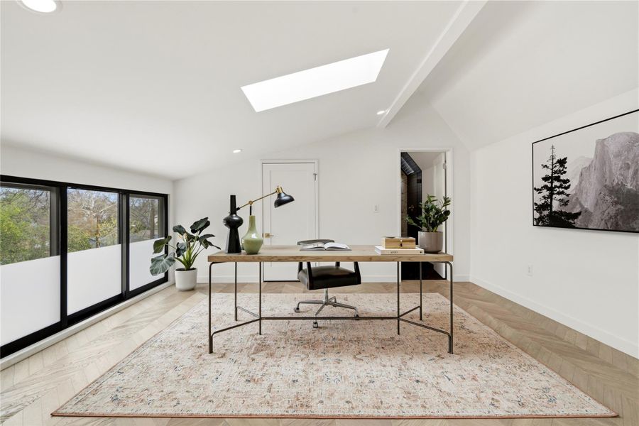 Habitable attic perfect for office, guest suite, gym or playroom