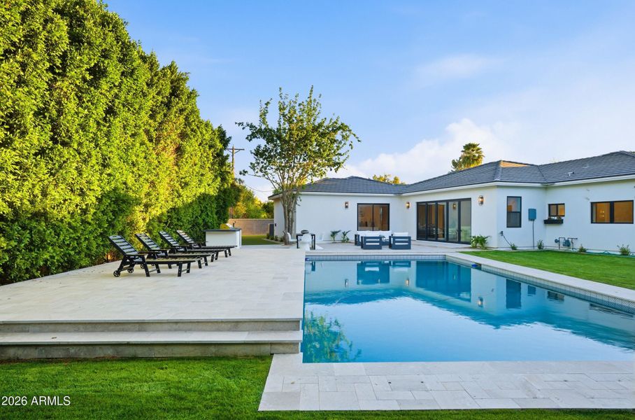 27_4825 n 70th st-27