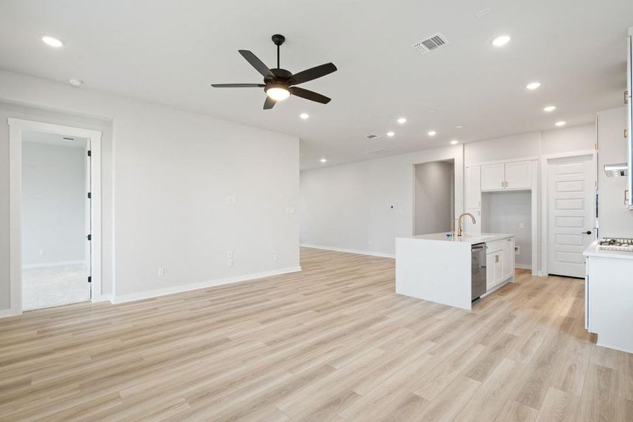 Spacious, unfurnished interior of a new home in Park Central, Georgetown (Image 28).