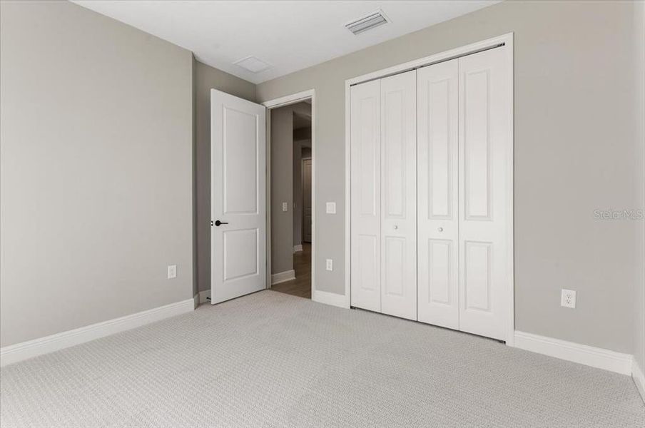 Spacious, unfurnished interior of a new home in , Sarasota (Image 38).