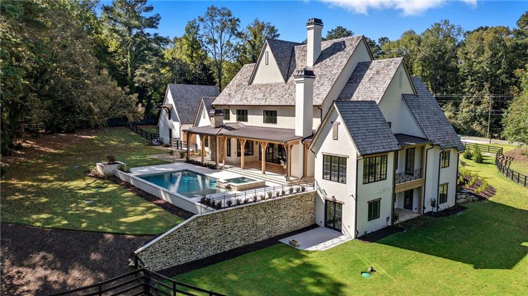 Exterior details and patio area of a home in Crossroads, Alpharetta (Image 29).