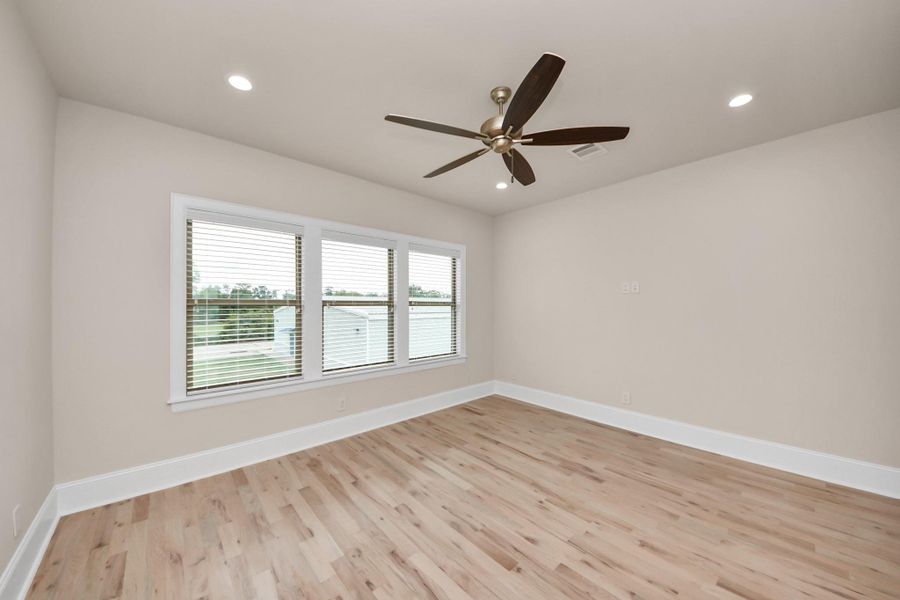 Spacious, unfurnished interior of a new home in , Houston (Image 35).
