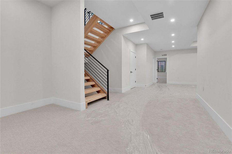 Spacious, unfurnished interior of a new home in , Boulder (Image 21).