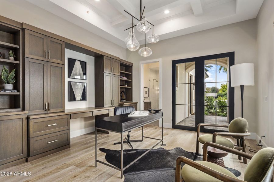 Office w/ Bath (6th Bedroom)