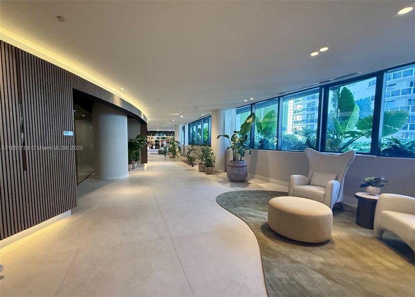 Spacious, unfurnished interior of a new home in Aria Reserve, Miami (Image 5).