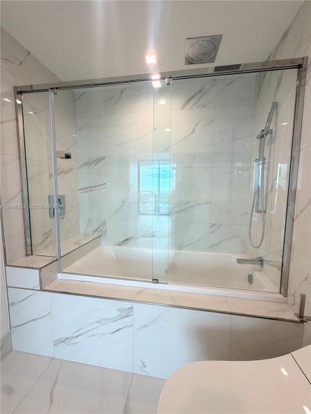 Close-up of interior finishes inside a home in , Hallandale Beach (Image 6).