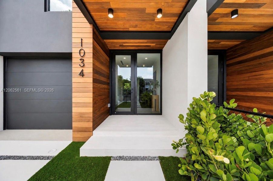 Exterior details and patio area of a home in , Miami (Image 23).