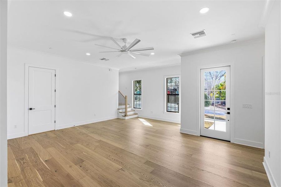 Spacious, unfurnished interior of a new home in , Tampa (Image 32).