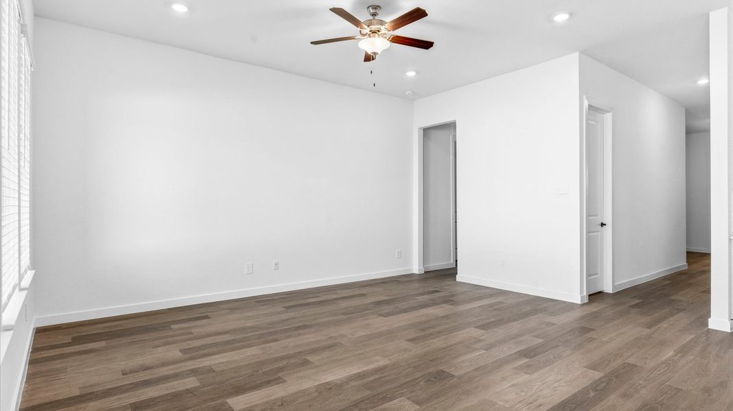 Representative unfurnished interior of a home built from the Fannin by D.R. Horton in Lago Mar 50' Homesites, Texas City (Image 23).