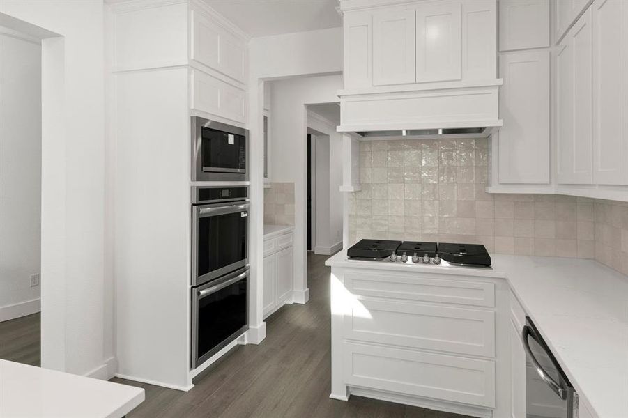 Furnished interior view inside a new home in Edgewood Creek, Celina (Image 19).