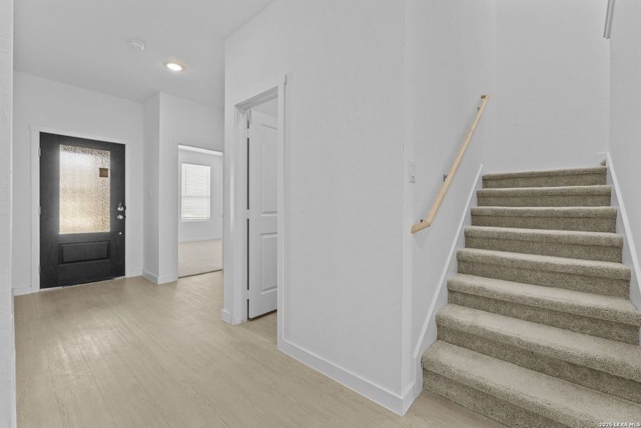 Spacious, unfurnished interior of a new home in Espada, San Antonio (Image 19).