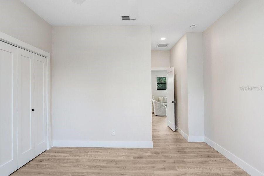 Spacious, unfurnished interior of a new home in , Tampa (Image 17).