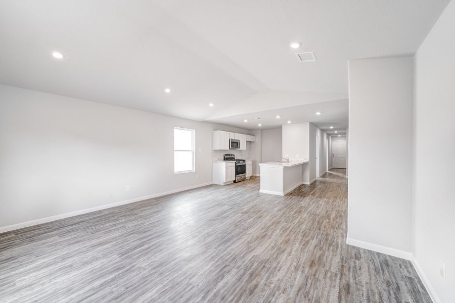 Spacious, unfurnished interior of a new home in Meadows of Chandler, Chandler (Image 15).