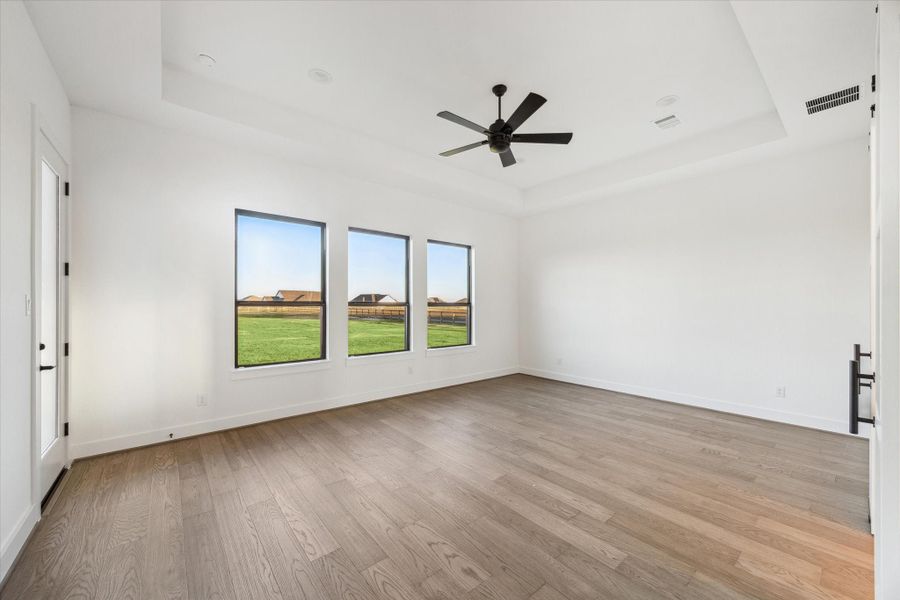 Spacious, unfurnished interior of a new home in Lakeview, Waller (Image 22).